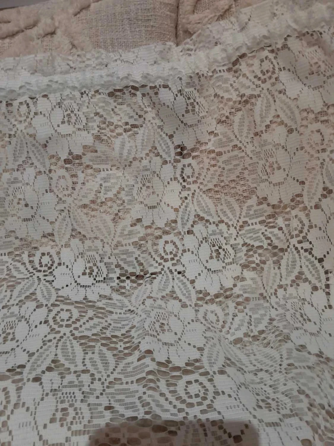 Cortina de renda branca, mede 150cm X 0,94cm – photo 2